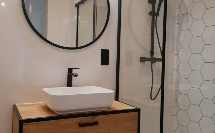  Łazienka z kabiną prysznicową